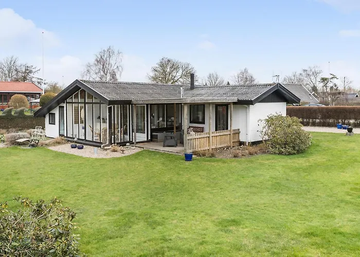 Dom wakacyjny 3 Bedroom Awesome In